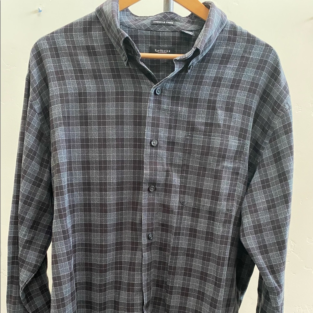 Van Heusen men’s long sleeve button down shirt with button down collar size XL